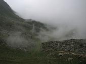 03_La nebbia risale il Passo di Mezzeno